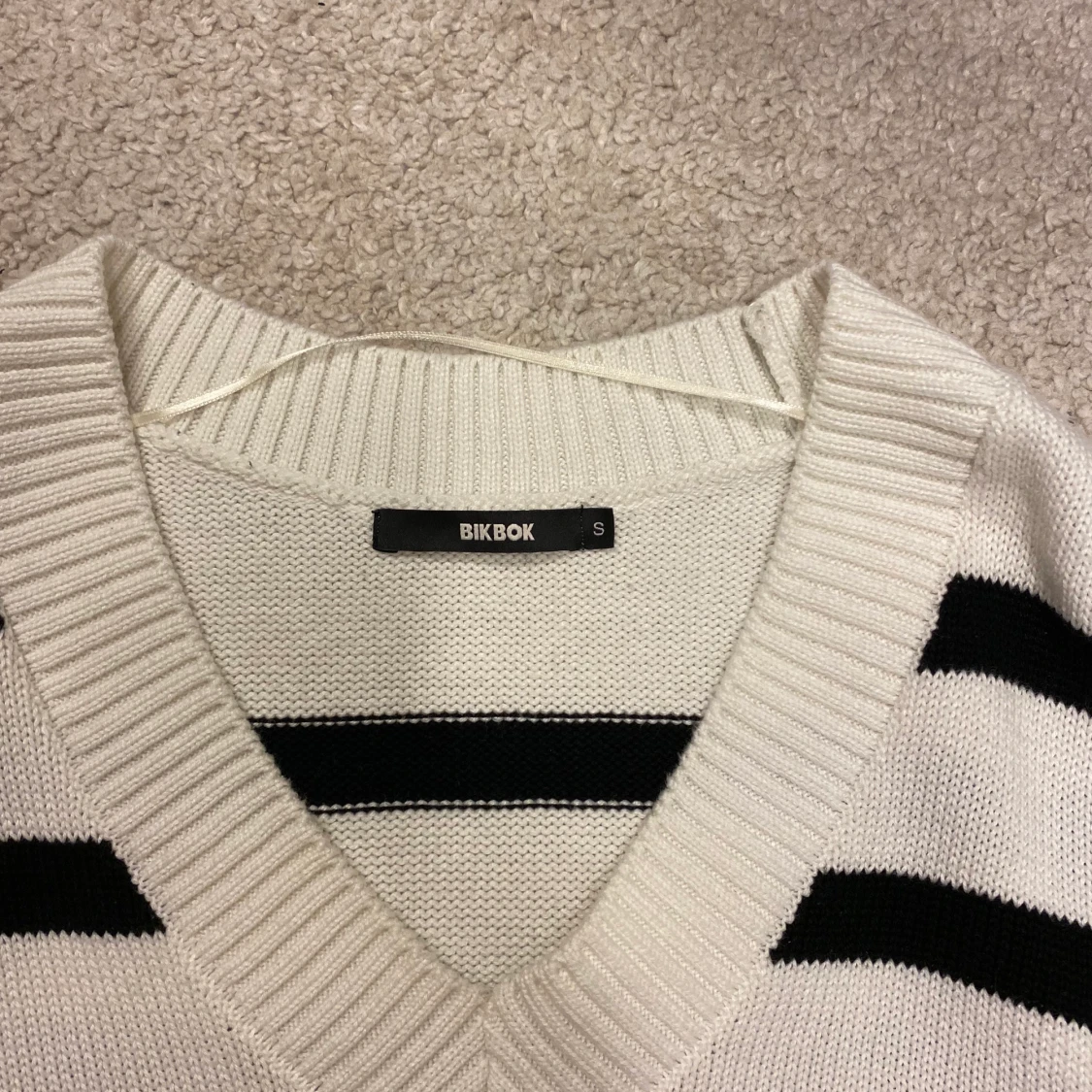 Randig stickad väst från Bikbok - 90