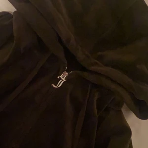 Juicy Couture hoodie - Fina bruna Juicy koftan i storlek XS! Hel och utan skador! 