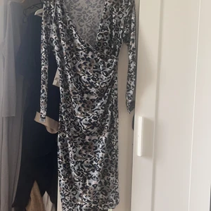 Klänning  - Nyskick 