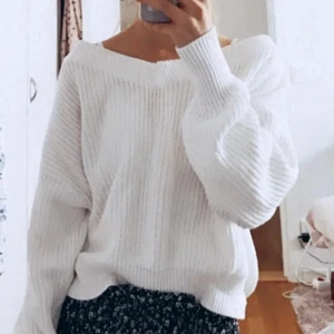 Gina tröja  - Säljer denna fina stickade tröjan ifrån Gina! Andvänt ett fårtal gånger ❤️