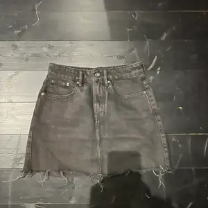 Super snygg jeans kjol som dessvärre inte kommer till användning längre