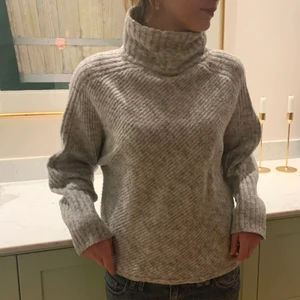 Stickad tröja 💌 - Världens finaste stickade tröja som är perfekt croppad och passar till allt 💌