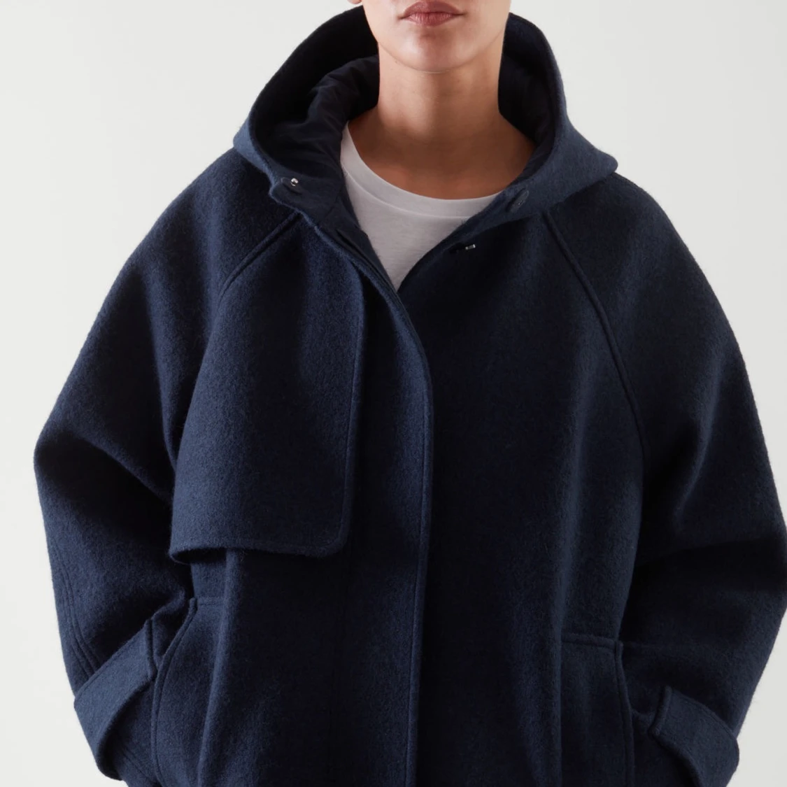 säljer min älskade kappa från cos💕💕💕💕