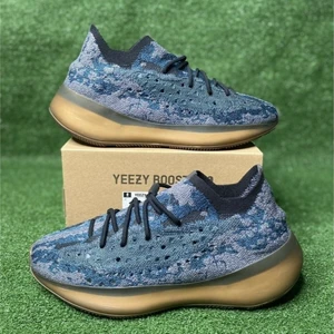 2021 Yeezy Boost 380 'Covellite' GZ0454 - Original! Lätt begagnad. Färg: blå. Storlek: US 12  / EU 45