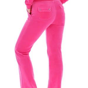Juicy Couture Pants - Riktigt fina juicy couture byxor som är köpta från NK för 2 månader sen kanske,färgen - Raspberry Rose! Storlek XS hör av er vid fler frågor eller intresse 💓