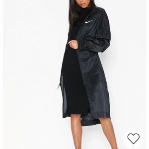 Jacka  - Helt ny, aldrig använd . Från Nelly