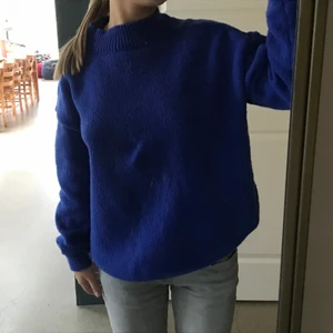 Stickad tröja - Fin blå stickad tröja!💙 jätte bra skick, köparen står för frakten 