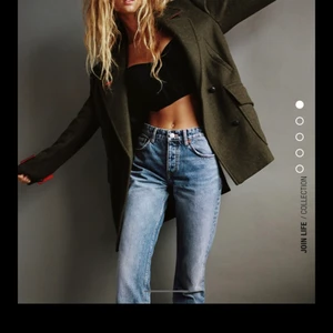 Zara jenas  - Säljer dessa i nyskick då jag föredrar mina andra i de andra färgerna, hör av er för fler bilder och frågor❤️