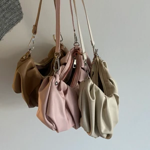 Axelväskor  - 3 axelväskor från shein, knappt använda. 30kr/väska + frakt eller alla väskor för 70kr + frakt! 