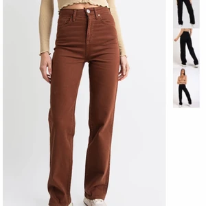 Bruna jeans från madlady  - Köptes för några veckor sedan. De helt oanvända pga de inte passar mig. Storleken är 32 men jag skulle säga att de passar 34 också. Säljs billigt för att jag bara vill på de sålda. Köptes för 549. Hör av er om ni är intresserade eller vill ha bilder🥰😇