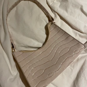 Väska - Frakt tillkommer!