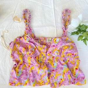 Topp urban - Söt topp från urban i Stockholm. Använd Max 3ggr💕