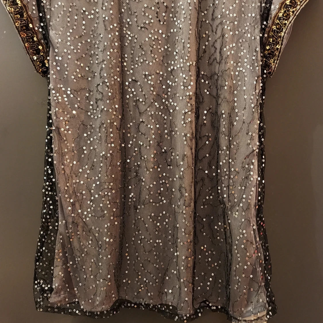 NEW! Silver sequined blouse - low back!