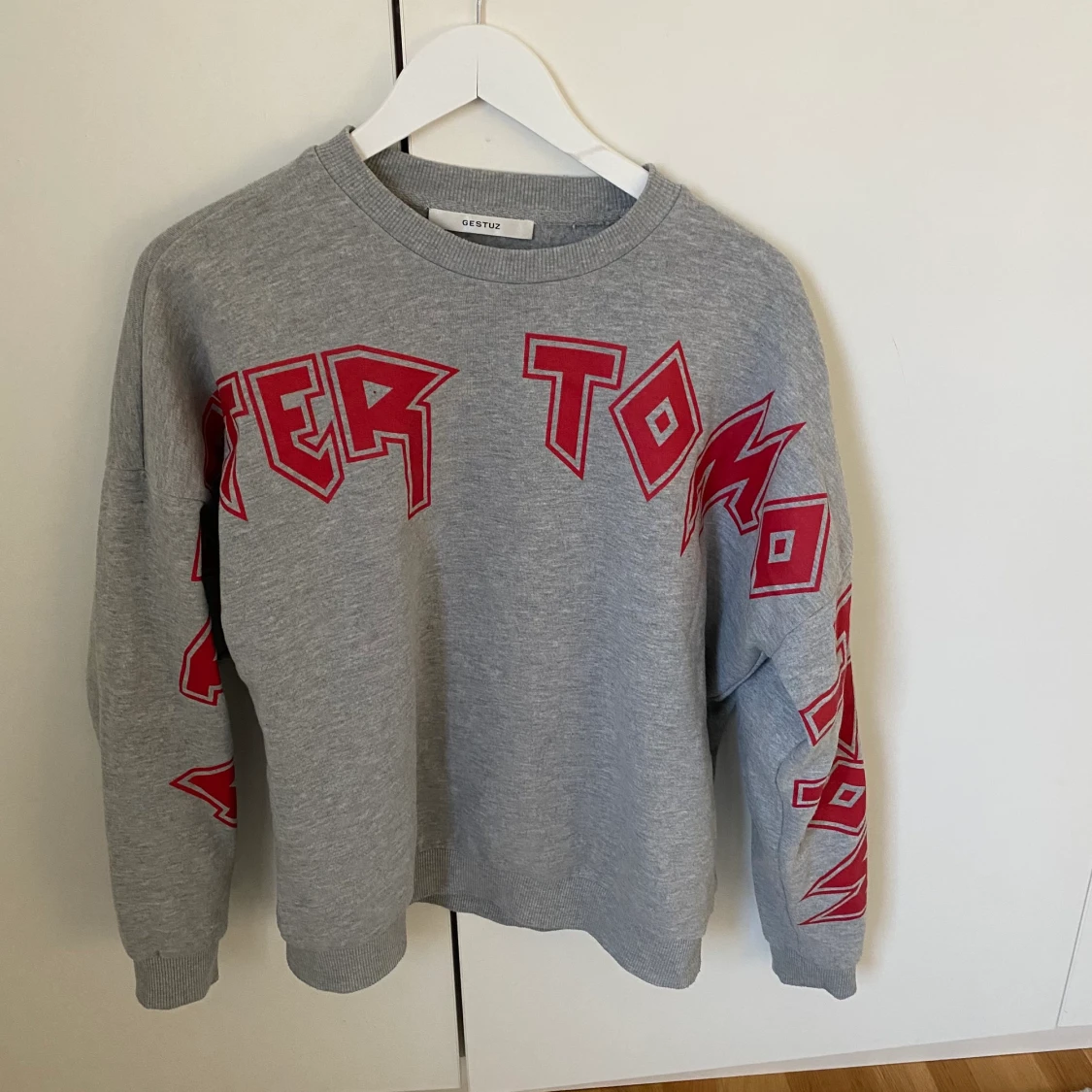 Gestuz tjocktröja med tryck - 90