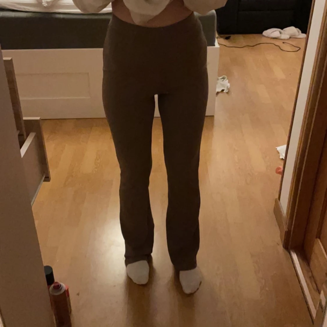 Bruna Bootcut byxor från Nelly - 90