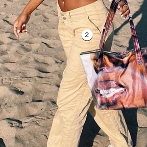 Cargo pants  - Cargobyxor ifrån I AM GIA aldrig använda,köpta för 855kr plus frakt och tull, storlek Xs, köpare står för frakt 