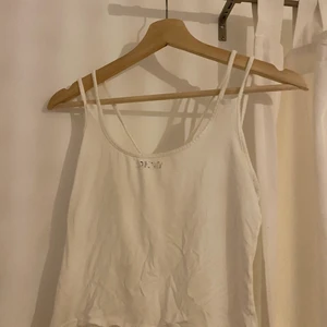 Dkny linne - Coolt dkny linne köpt på stadsmissionen 