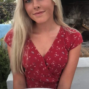 Sommar klänning  - Blommig klänning från Hollister!