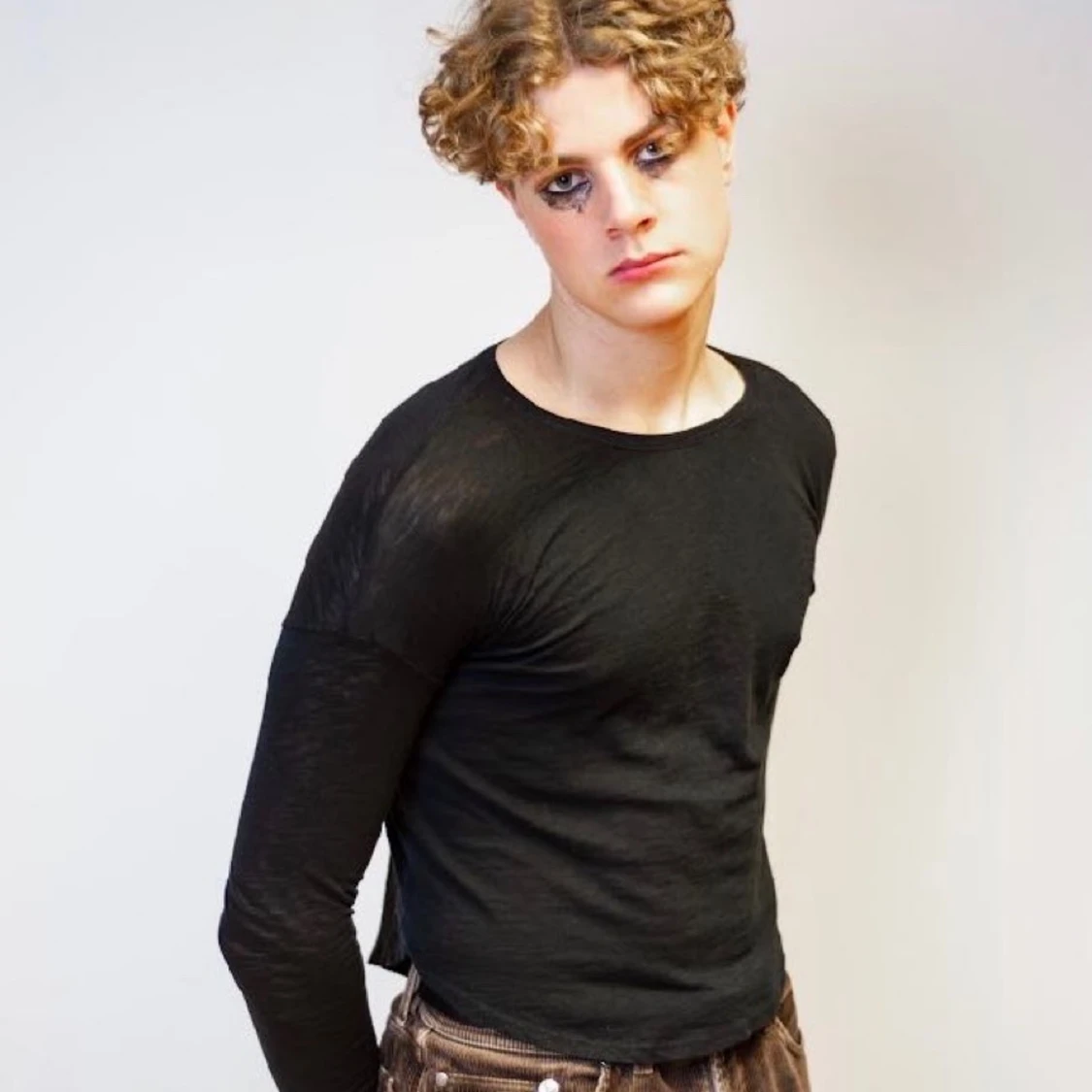 Fin svart tröja! - 90