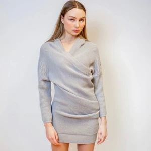 Klänning - Superfin ljusgrå klänning i storlek S🤩