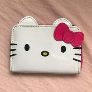 supersöt hello kitty plånbok med många små fack💕