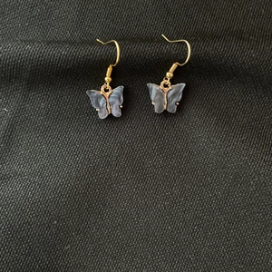 🌑Gråsvarta fjäril örhängen🌑 - 🌑frakt 15kr