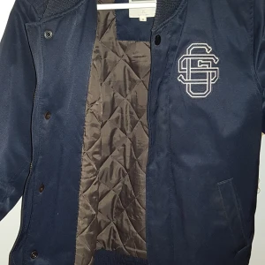 G-star jacka - Snygg och hyffsat varm bombarjacka från gstar 