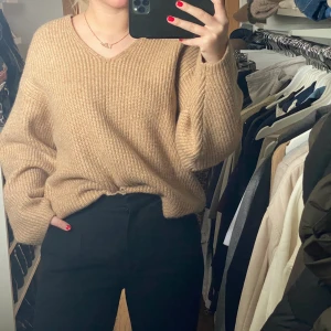 Stickad tröja - Stickad tröja som knappt är använd från Hm 