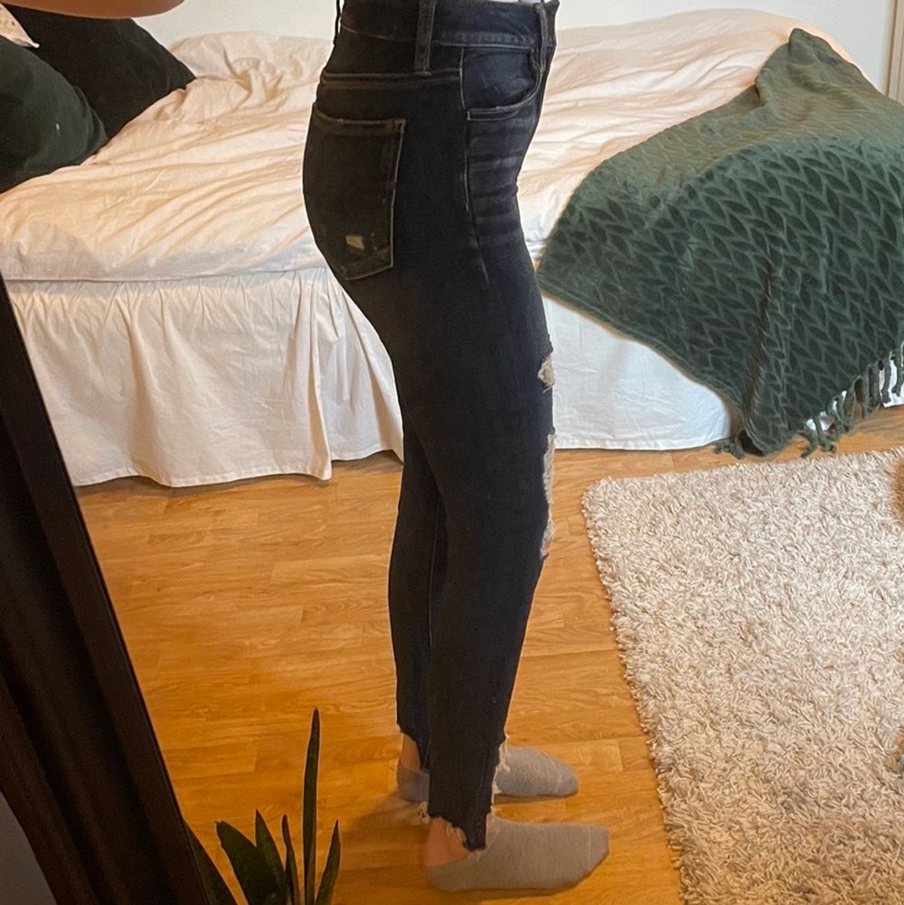 Inte min stil längre och försöker rensa ur garderoben! Från american eagle🥰 super stretchiga, frakt ingår ej!. Jeans & Byxor.