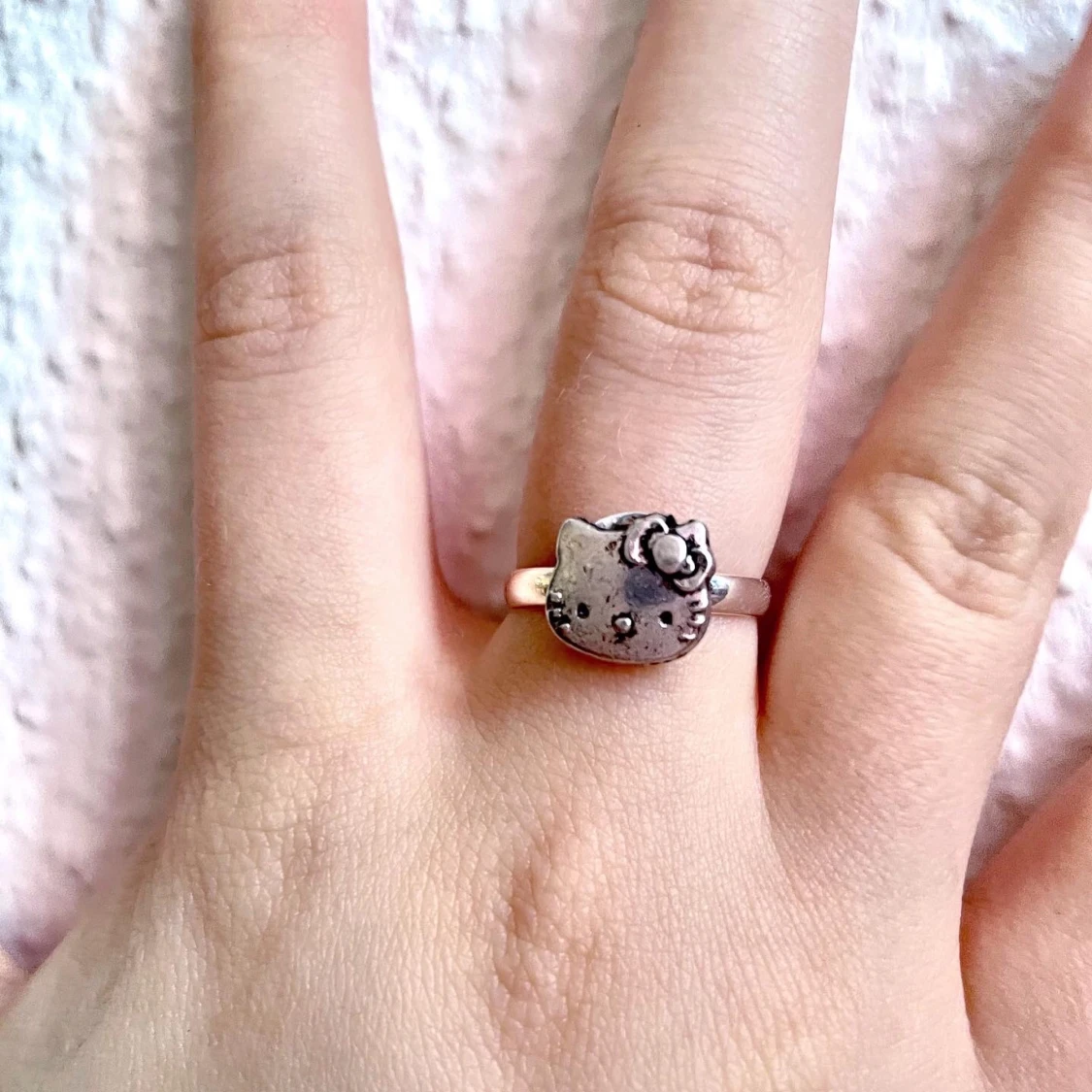 Hello Kitty ring
