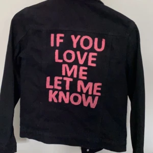 Jeansjacka - Skrivit på den själv men kommer ej till användning 