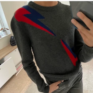 Zadig Kashmir tröja - Super mysig Kashmir tröja ifrån Zadig. Köpt för 1000kr💗 HAR BUD PÅ 570kr