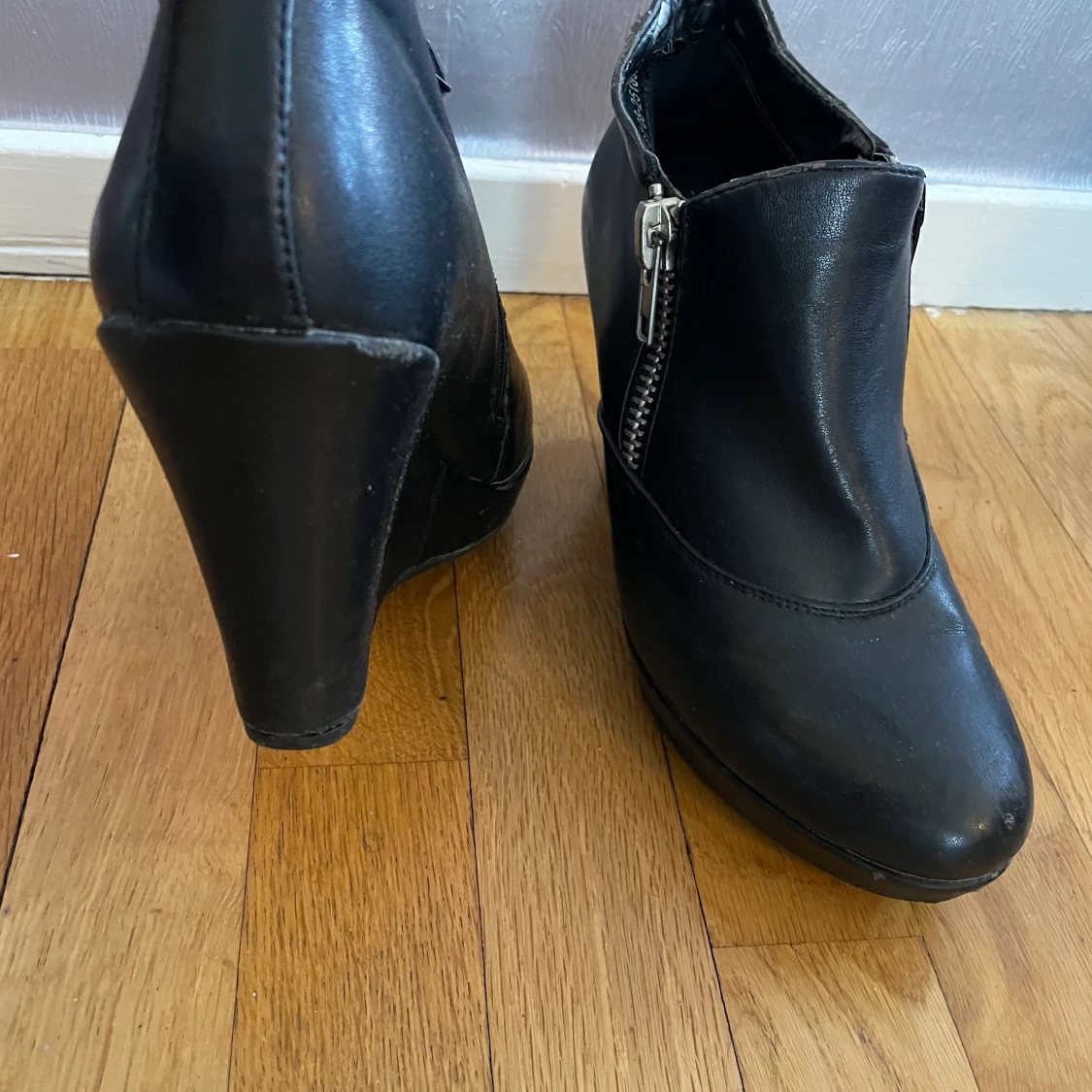 Skor med kilklack  - 90