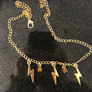 Halsband  - Super fint halsband! 85 kr (frakten är inkluderad i priset) hör av er vid intresse eller funderingar!💓🥰💞