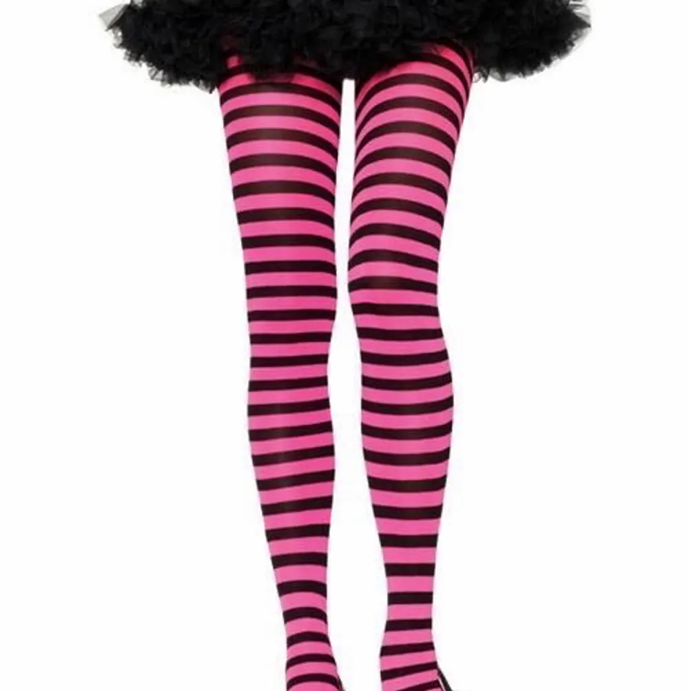 !!skriv för mer bilder!!Säljer mina pink striped tights då jag aldrig fått användning för dem, dem är endast använda under ett tillfälle och väldigt stretchiga💞. Verkligen jättecoola och fixar hela outfiten, många intresserade så buda!!💗. Accessoarer.
