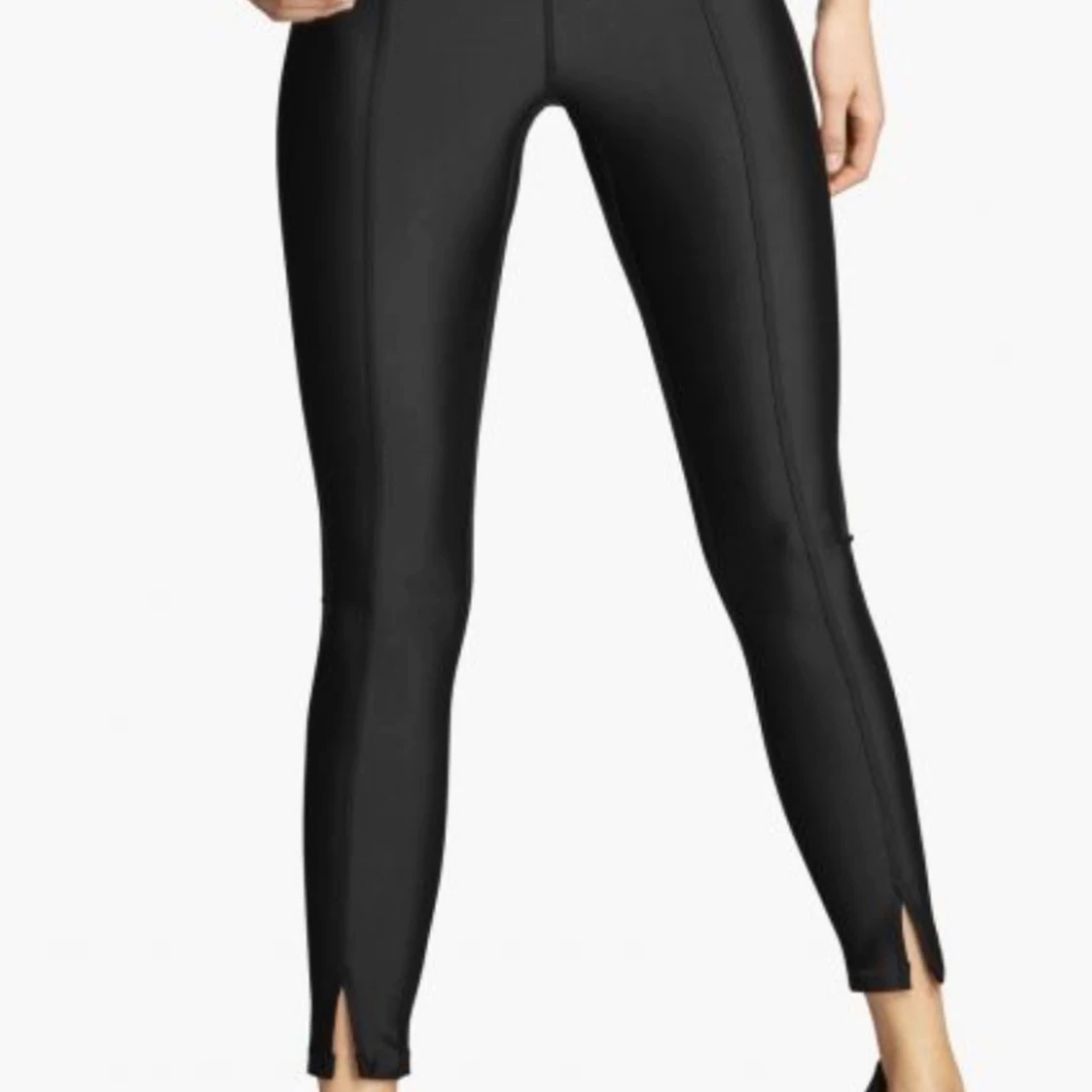 Träningsbyxor med slits 