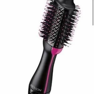 Revlon hairdryer - Säljer denna omtalade hairdryern från revlon, endast testad. Har en liknande redan så behöver inte denna också. Kom med egna bud, vill sälja snabbt så går med på det mesta!!!