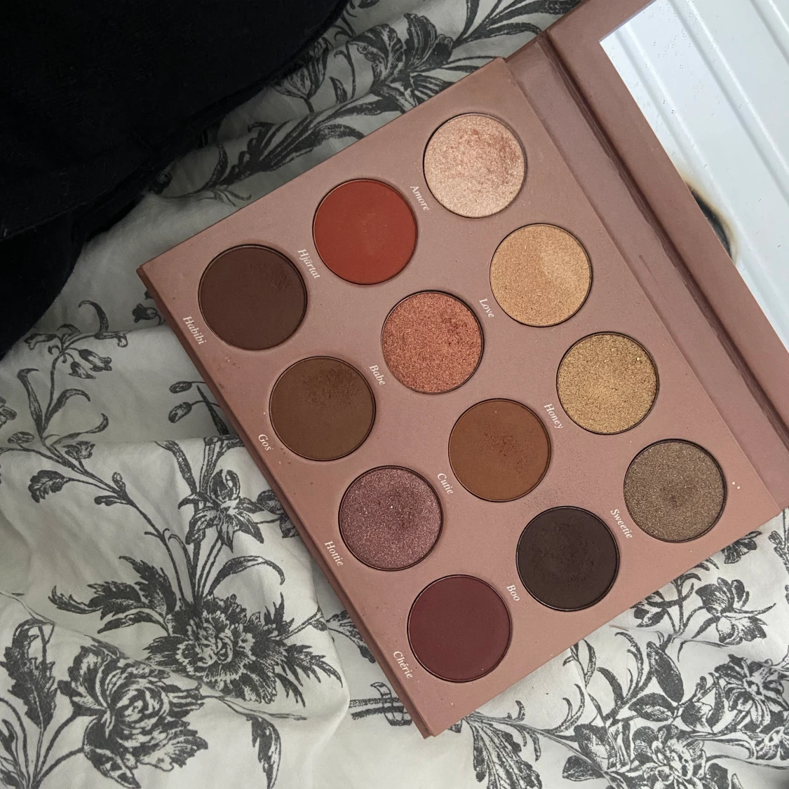 Caia ögonskuggspalett - 90