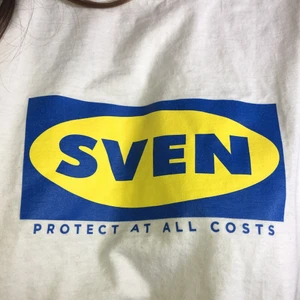 Epic pewdiepie  - Säljer min unisex Ikea inspirerade t shirt från Pewdiepies onlinemerch affär. Mycket fint skick, sitter stor och lång på mig som är Xs/S. Budgivning ifall fler är intresserade