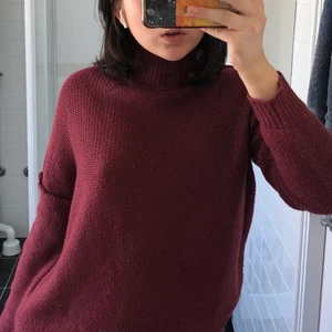 Noisy May M - Cute crochet red jumper