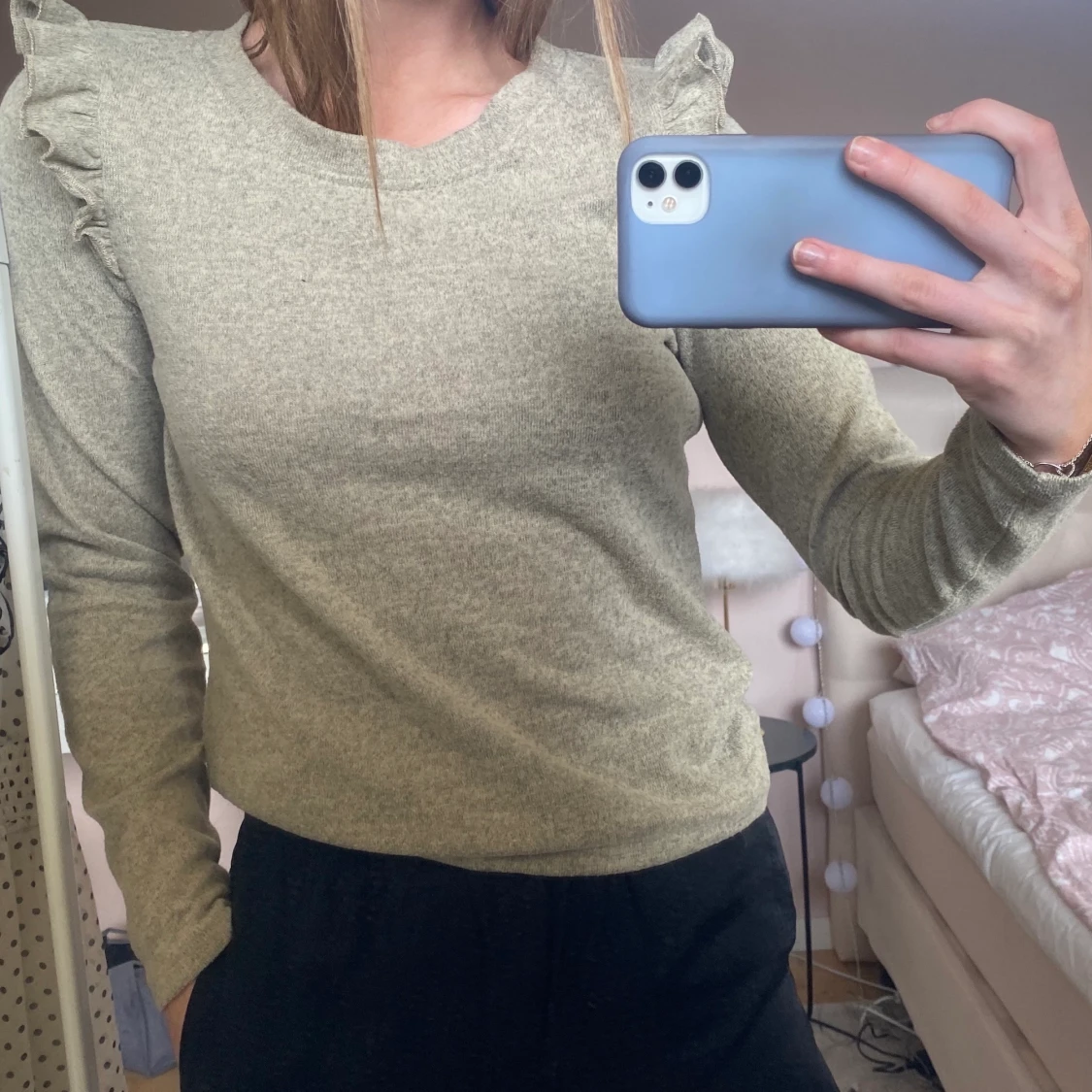 Tröja med volange  - 91