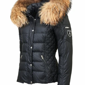 Rock and blue jacka  - Köpt för 1 år sedan, använd några få gånger, bra skick, felfri. Köptes för nypris (3700kr) säljs nu för 1700 pågrund av att den inte används så ofta och inte kommit till användning längre! (Köparen står för frakten)