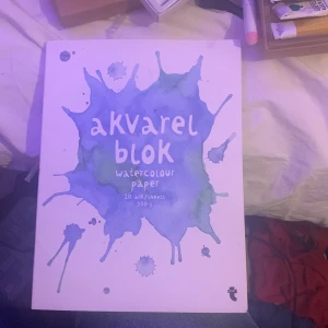 akvarell papper - nästan helt oanvänt akvarell papper
