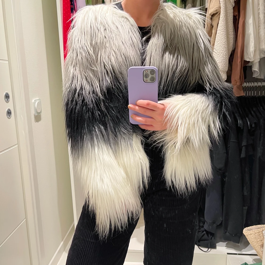 SNYGG FAKEPÄLS 