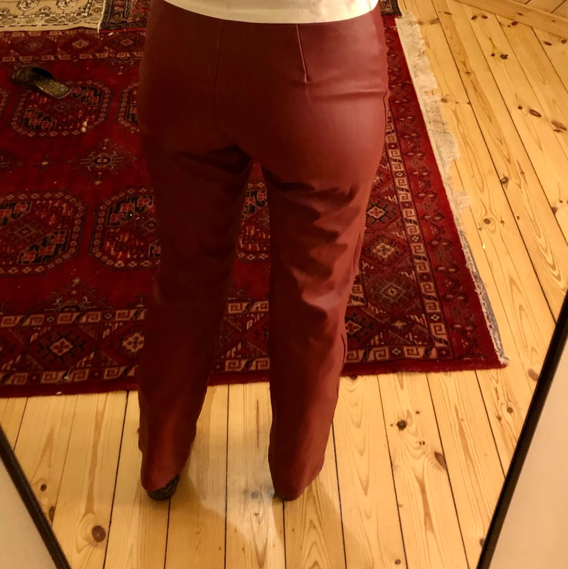 Röda fejk läderbyxor bootcut - 91