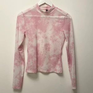 Meshtröja  - Sååå gullig meshtröja från Divided i storlek small🌸🥰