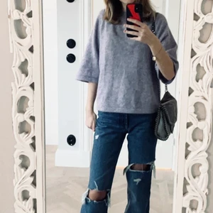 Lila tröja  - Intressekoll på denna lila tröja med kortare ärmar. Samma modell som på andra bilden bara annan färg eftersom jag inte hittar denna på hemsidan 