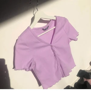 Lila topp från Shein - Den passar någon som har storleken xs-s