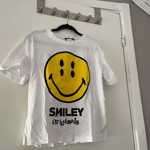 Zara träja - Super fin tröja från zara, använd ungefär 1/2 gånger 