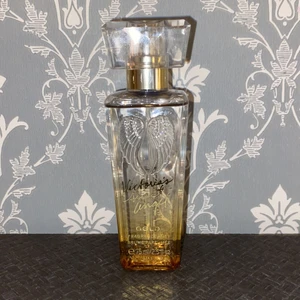 Parfym  - En Vanlij Parfym, helt full och oanvänd🥰